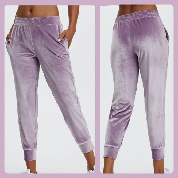 Fabletics Pants - ❄️NWT Fabletics "Daria" Luxe Velour Jogger Size M - Lilac